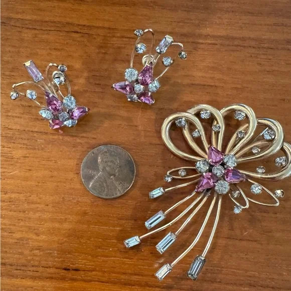 Vintage M & S Brooch & Earrings Set—1/20 12k Gold Filled, Pink/Clear Rhinestones - Picture 6 of 9